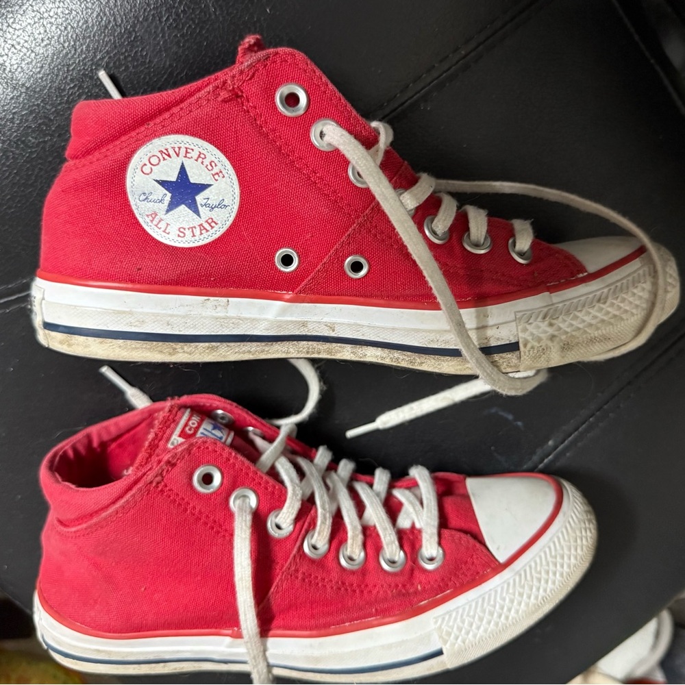 Converse high top short 6.5 women’s red